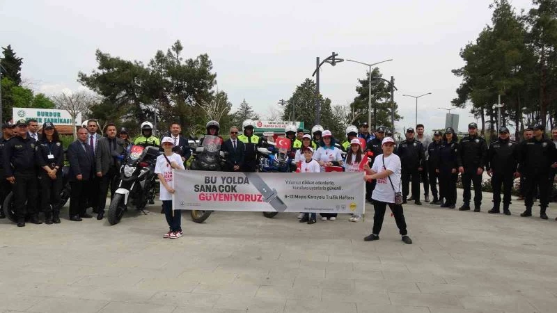 Burdur’da Trafik Haftası “Bu Yolda Sana Çok Güveniyoruz” farkındalık kampanyası ile kutlandı
