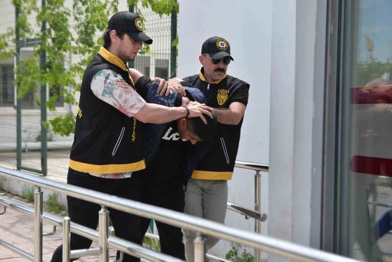 Husumetliler çatıştı, olayla alakası olmayan koca öldü, karısı yaralandı: 4 tutuklama
