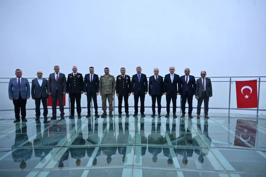 Zorkun cam seyir terası