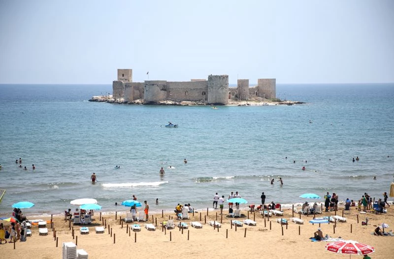 Mavi bayraklı Kızkalesi, bayram tatilinde misafirlerini ağırlamaya hazır 