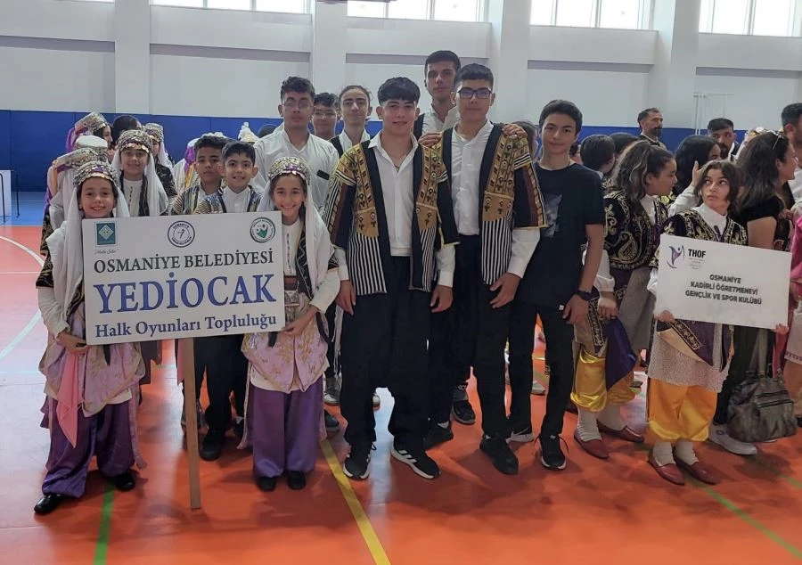Osmaniye Belediyesi Halk oyunları ekibi iki birincilik kazandı