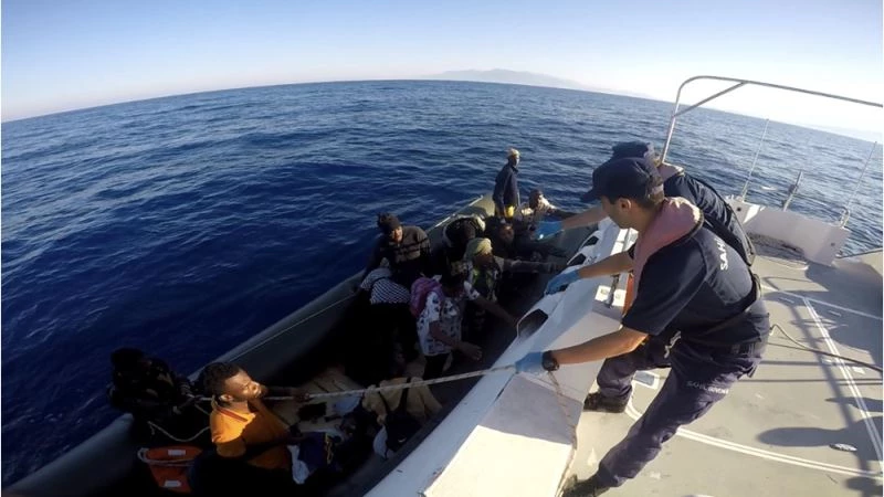 Antalya açıklarında 18 düzensiz göçmen yakalandı