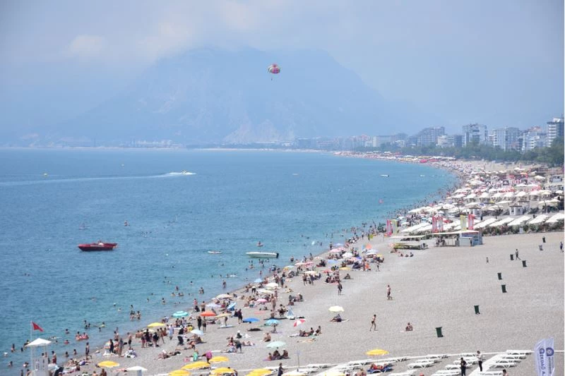 Antalya sahillerinde Kurban Bayramı