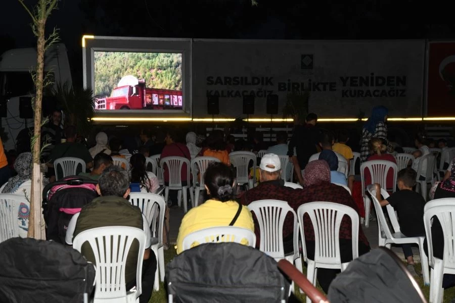Osmaniye Belediyesi, yazlık açık hava sineması günleri başlattı