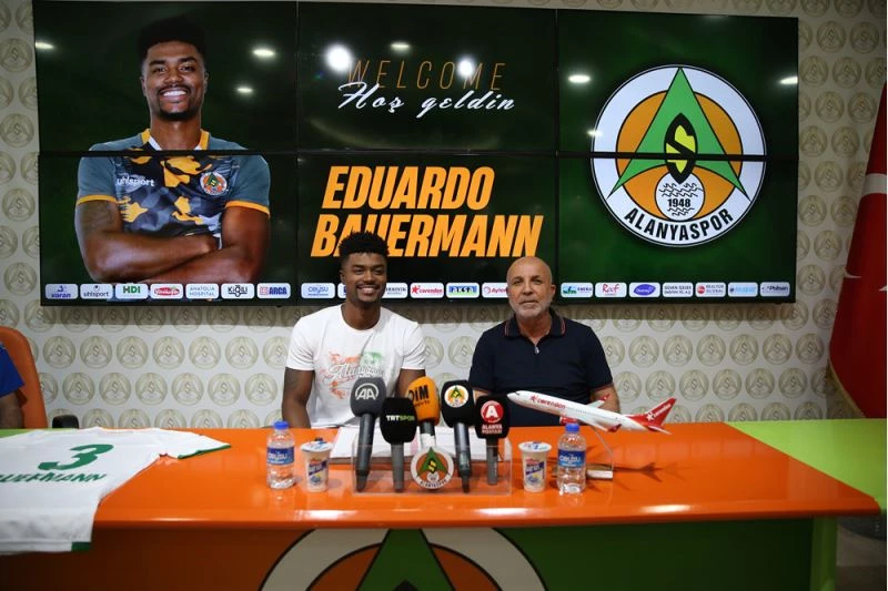 Alanyaspor, Brezilyalı savunmacı Eduardo Bauermann ile 2 yıllık sözleşme imzaladı