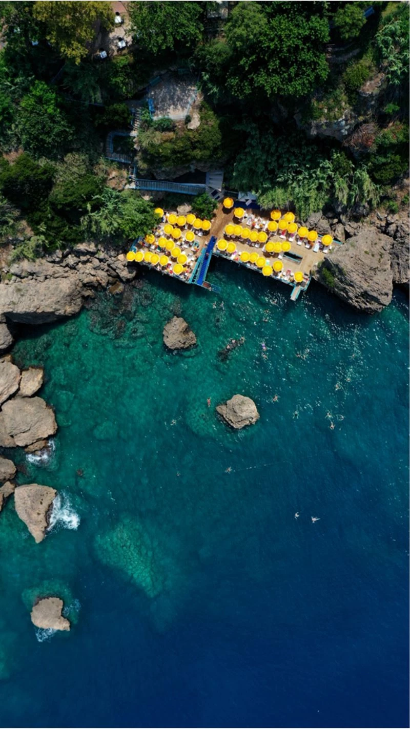 Falez plajları bayram tatilinde yoğun ilgi gördü