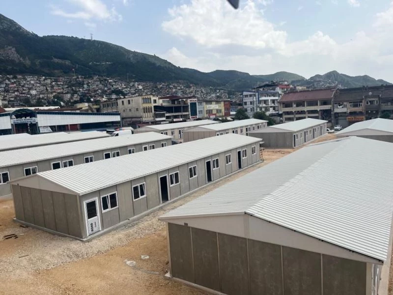 Karmod, deprem bölgesinde 1.200 adetlik prefabrik dükkan projesini tamamladı