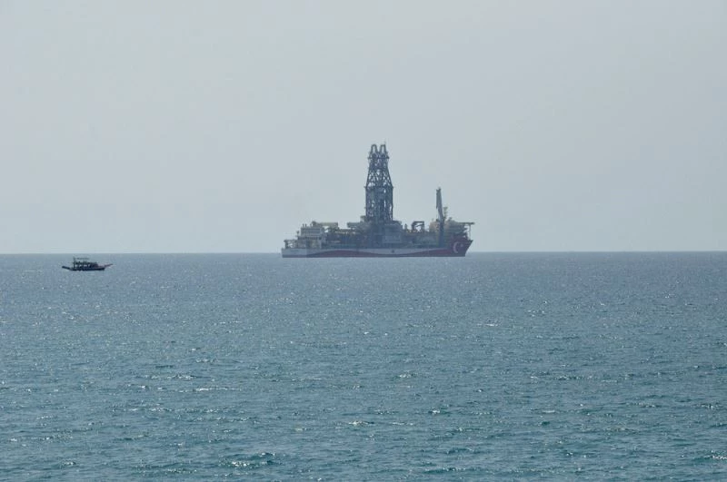 Abdülhamid Han sondaj gemisi yeni seferi için Mersin açıklarında bekliyor