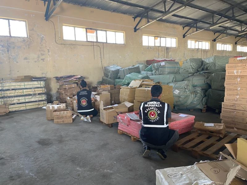 Gümrük Muhafaza ekipleri Mersin Limanında 