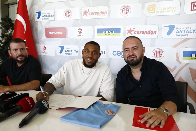 Antalyaspor, forvet oyuncusu Britt Assombalonga ile sözleşme imzaladı: