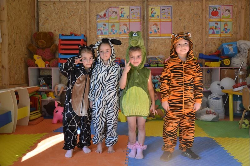 Mahalleli 6 yaşındaki depremzede Melek