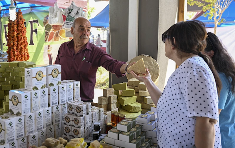 Hataylı esnaf, deprem yaralarını başkentte sarıyor