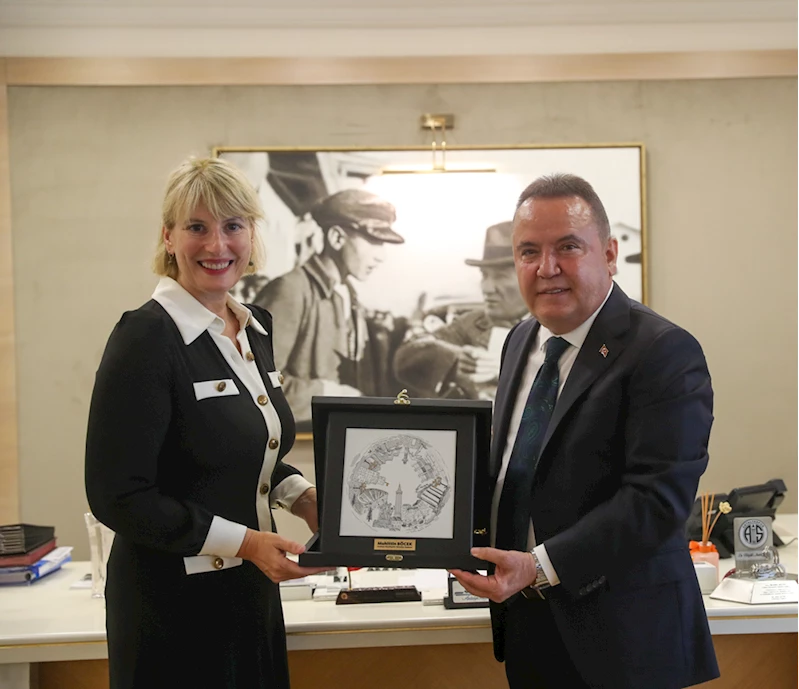 Birleşik Krallık Büyükelçisi Morris, Başkan Böcek