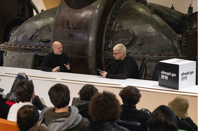 İstanbul Bilgi Üniversitesi moda tasarımcısı Hussein Chalayan