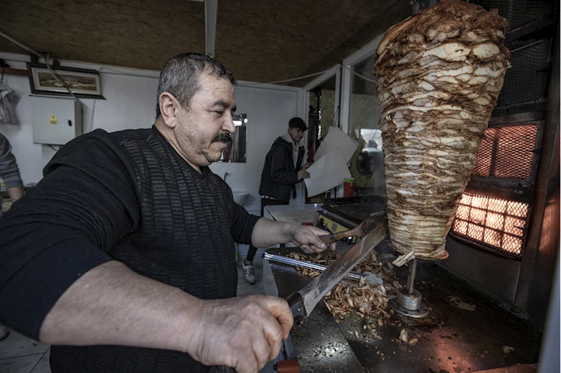 Pazarcık esnafı konteynerlerde ekonomiye katkı sunuyor