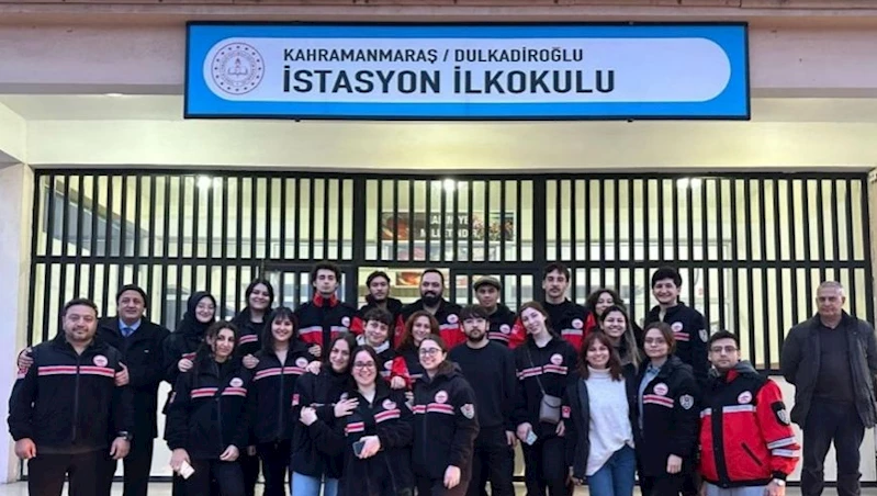 Depremde vefat eden arkadaşları adına kütüphane yaptırdılar