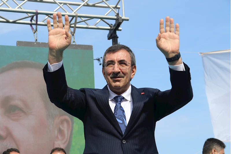 Cumhurbaşkanı Yardımcısı Yılmaz, Adana