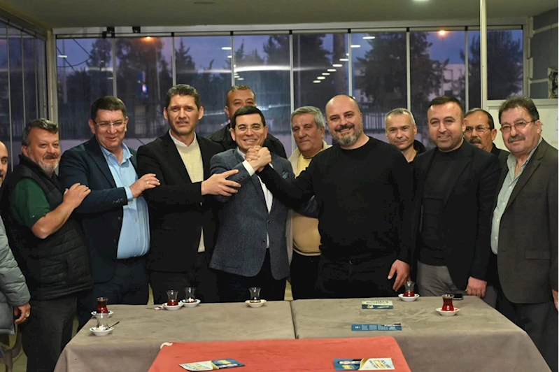 Tütüncü, otogardaki taksicilerle bir araya geldi