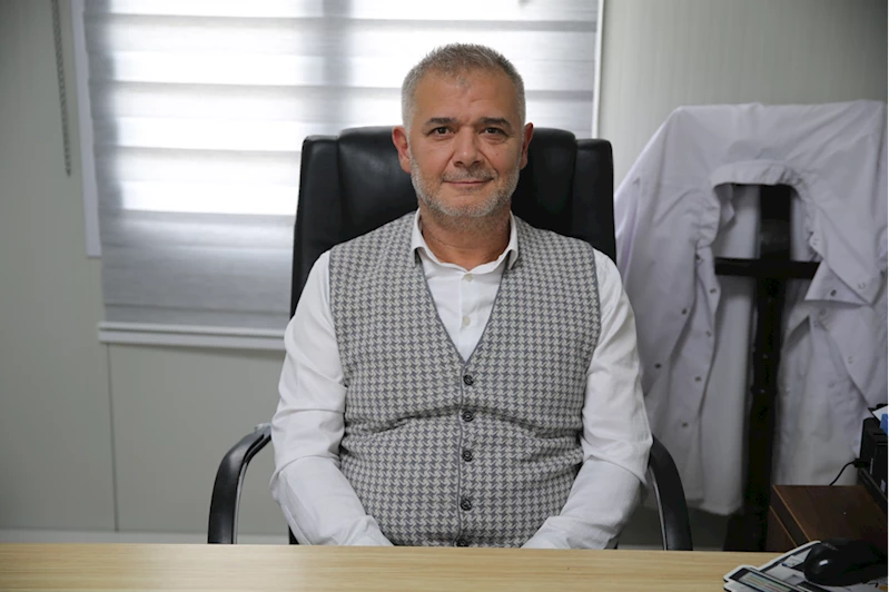 6 ŞUBAT DEPREMLERİNİN BİRİNCİ YILI - Depremde anne ve babalarını kaybeden başhekim kardeşler, afetzedelere hizmet veriyor 