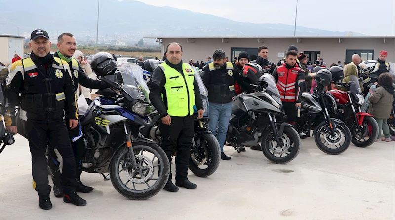 Motosikletliler depremzedeler için Hatay