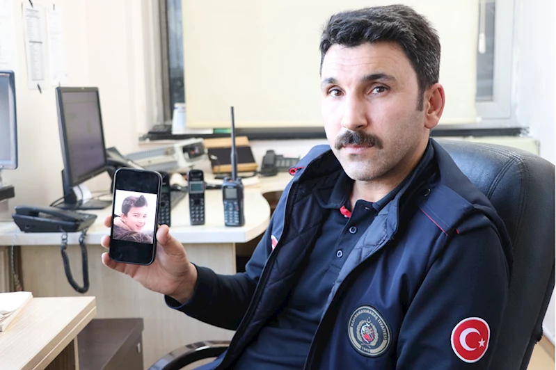 6 ŞUBAT DEPREMLERİNİN BİRİNCİ YILI - Oğlu enkazdayken görevini bırakmayan itfaiyeci baba 1050 kişinin kurtarılmasını sağladı