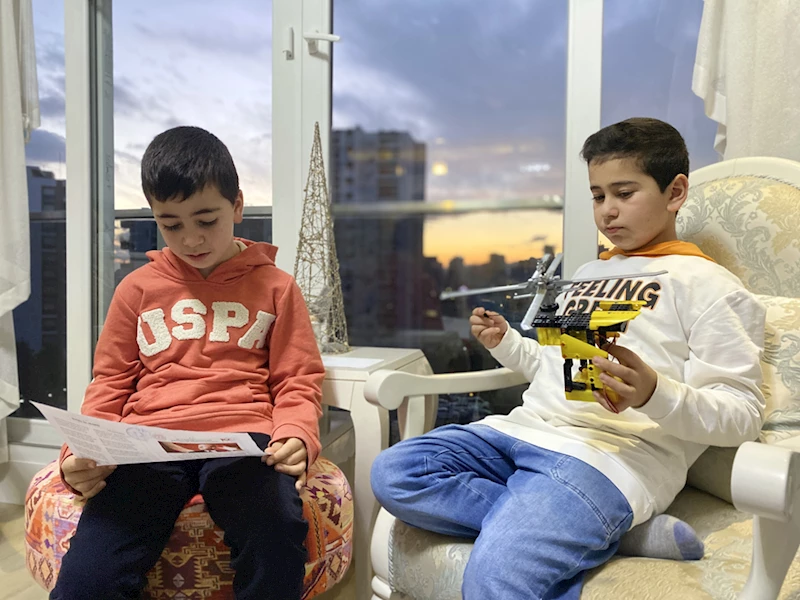 6 ŞUBAT DEPREMLERİNİN BİRİNCİ YILI - Enkazdan 33. saatte kurtarılan Aras ve Ayaz kardeşler, ailesiyle Mersin