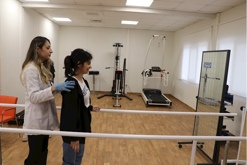 6 ŞUBAT DEPREMLERİNİN BİRİNCİ YILI - Çocuk İyilik Merkezi, depremde uzuvlarını kaydeden çocuk ve gençlere umut oldu