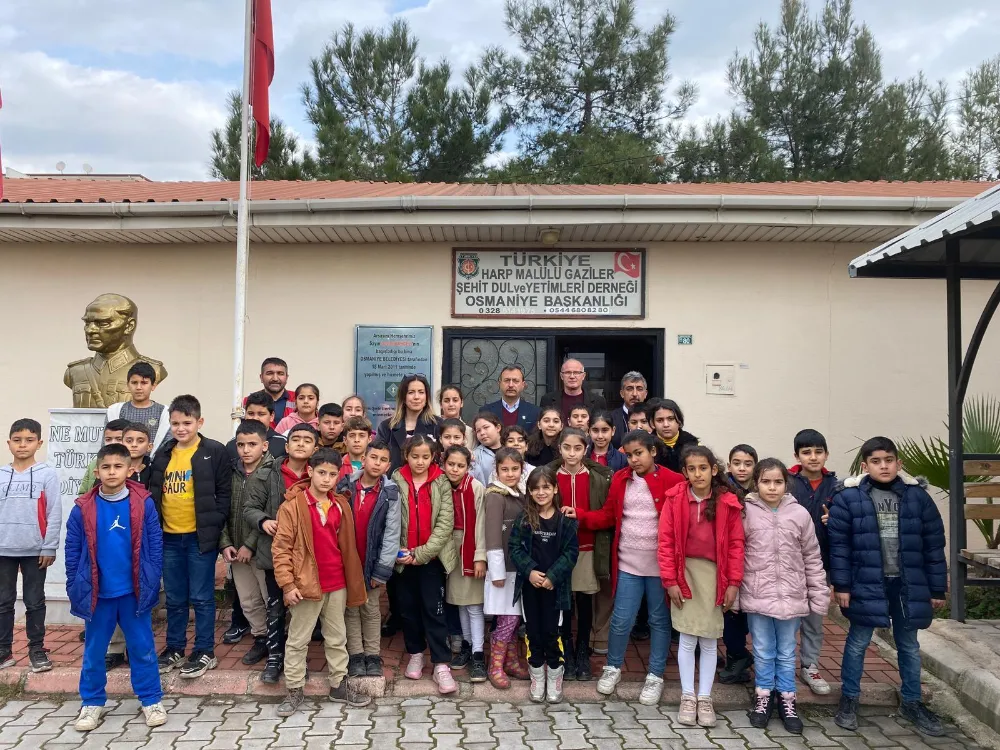 Öğrencilerden şehit aileleri derneğine ziyaret