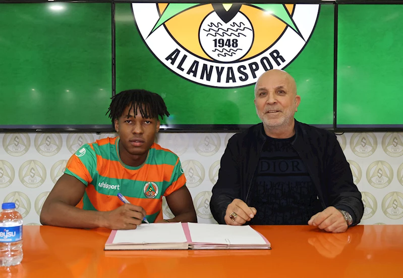 Alanyaspor, Nijeryalı Akinlosotu