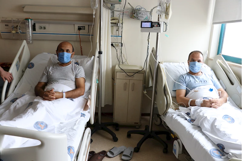 Enkazdan 13 kişiyi kurtaran depremzede ağabeyini böbreğiyle yaşama bağladı