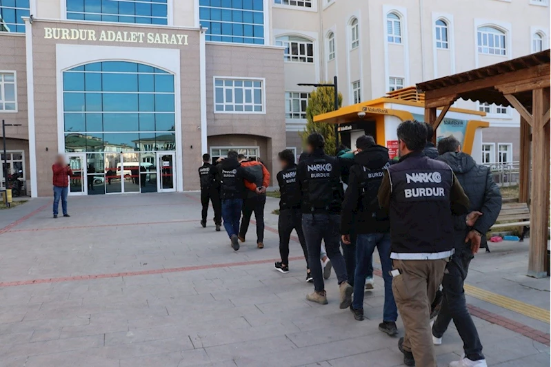 Burdur merkezli düzenlenen uyuşturucu operasyonunda 11 zanlı tutuklandı 