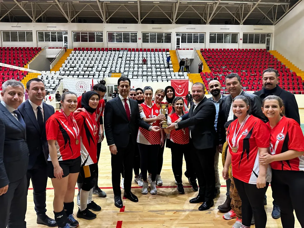 Kaya, Ödül Törenine Katıldı