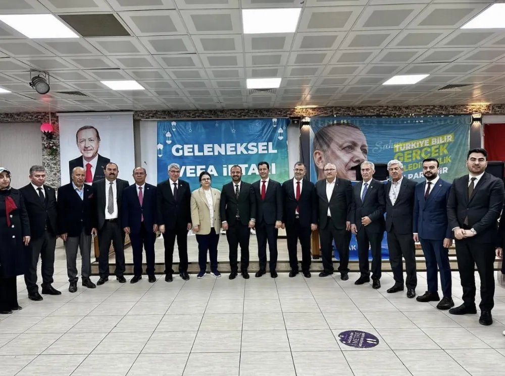 AK Parti’de Geleneksel Vefa İftarı 