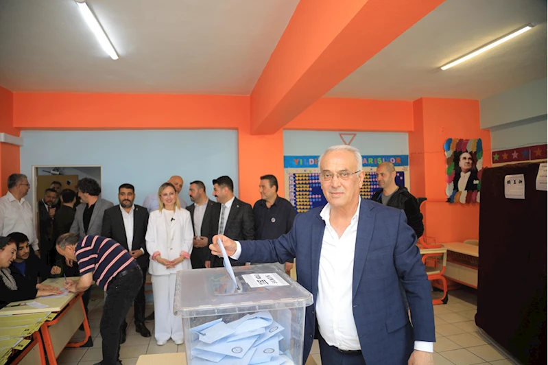 MHP Adana İl Başkanı Kanlı, oyunu kullandı