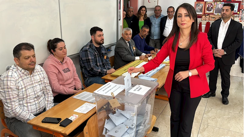 DEM Parti Eş Genel Başkanı Oruç oyunu Adana