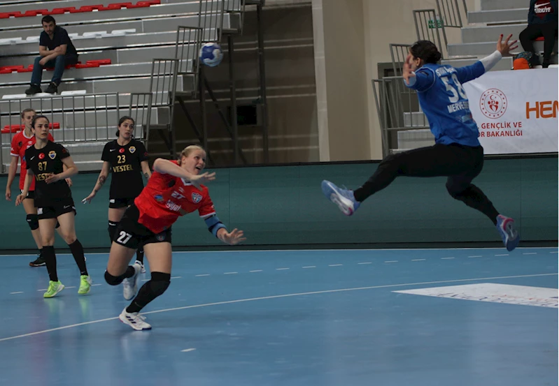 Hentbol Kadınlar Süper Liginde Konyaaltı Galip