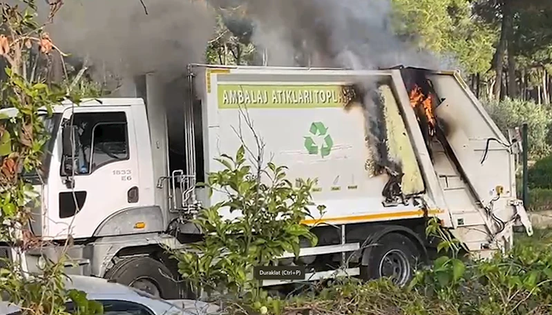 Serik’te atık toplama aracı yandı