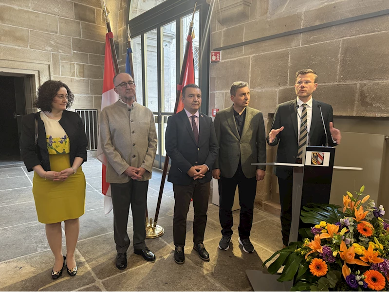 Antalya Valisi Şahin ve Antalyalı gazeteciler, Nürnberg Belediye Başkanı ile görüştü