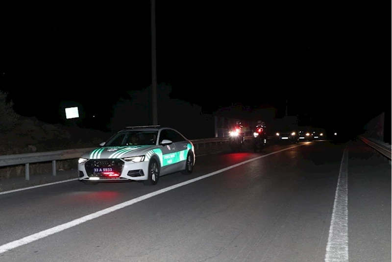 Mersin Emniyeti, araçların önlerinin kesildiği öne sürülen otoyolda denetimlerini artırdı