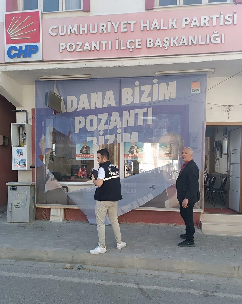 CHP Pozantı İlçe Başkanlığı binasının camları kırıldı 