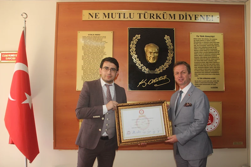 Gülnar Belediye Başkanı Fatih Önge mazbatasını aldı