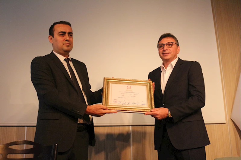 İskenderun Belediye Başkanı Mehmet Dönmez mazbatasını aldı