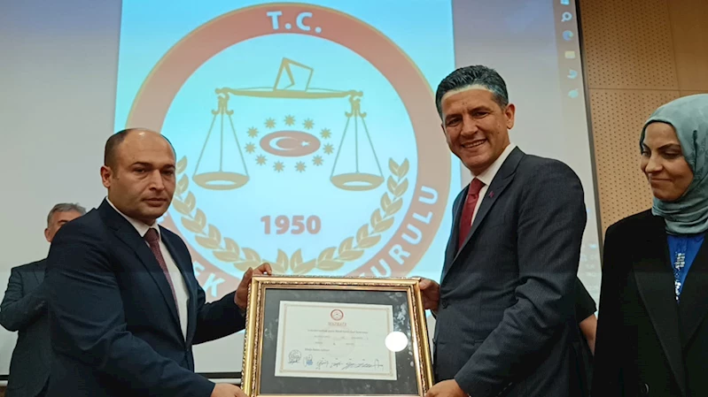 Kozan Belediye Başkanı Mustafa Atlı mazbatasını aldı