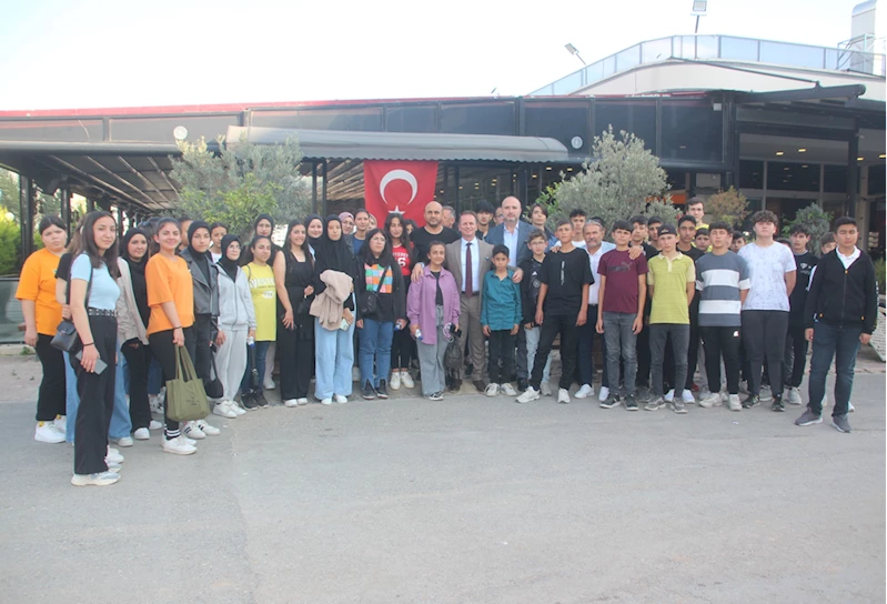 Gülnar Belediyesi öğrenciler için sinema etkinliği düzenledi 