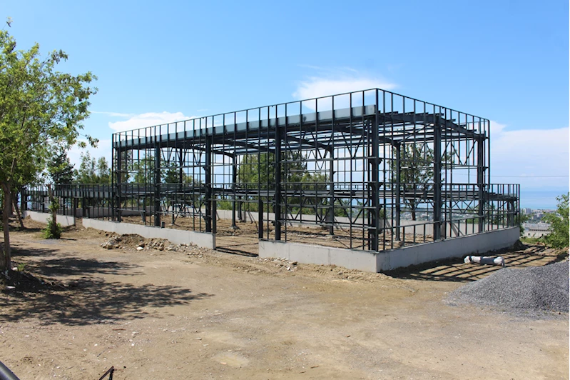 Depremde binası hasar gören İskenderun Meslek Yüksekokulu