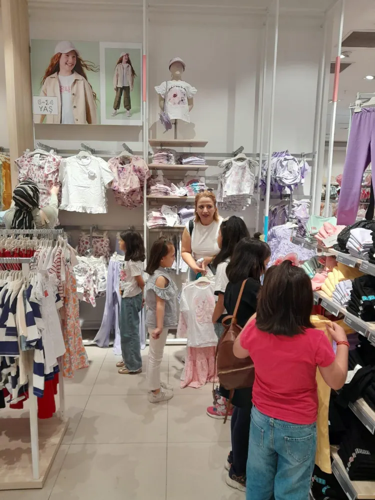 Müteahhitler Birliği’nden kimsesiz Çocuklara Giysi Desteği