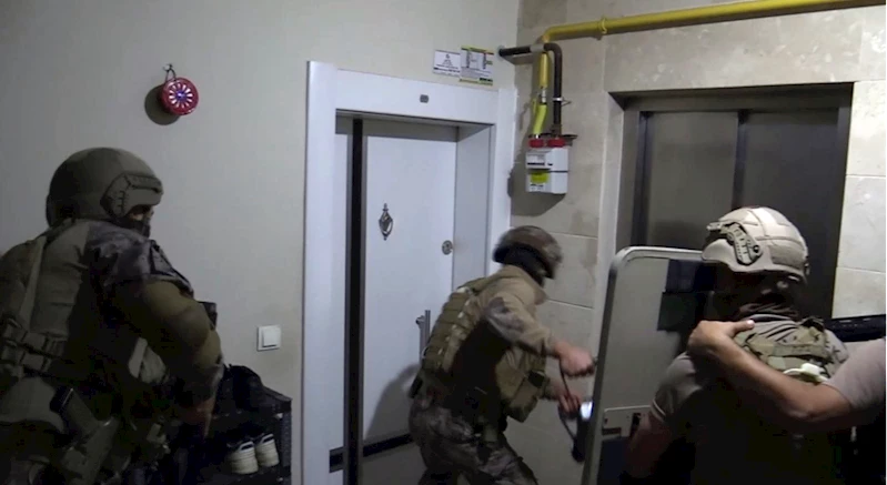 Mersin merkezli FETÖ operasyonunda 12 zanlı yakalandı