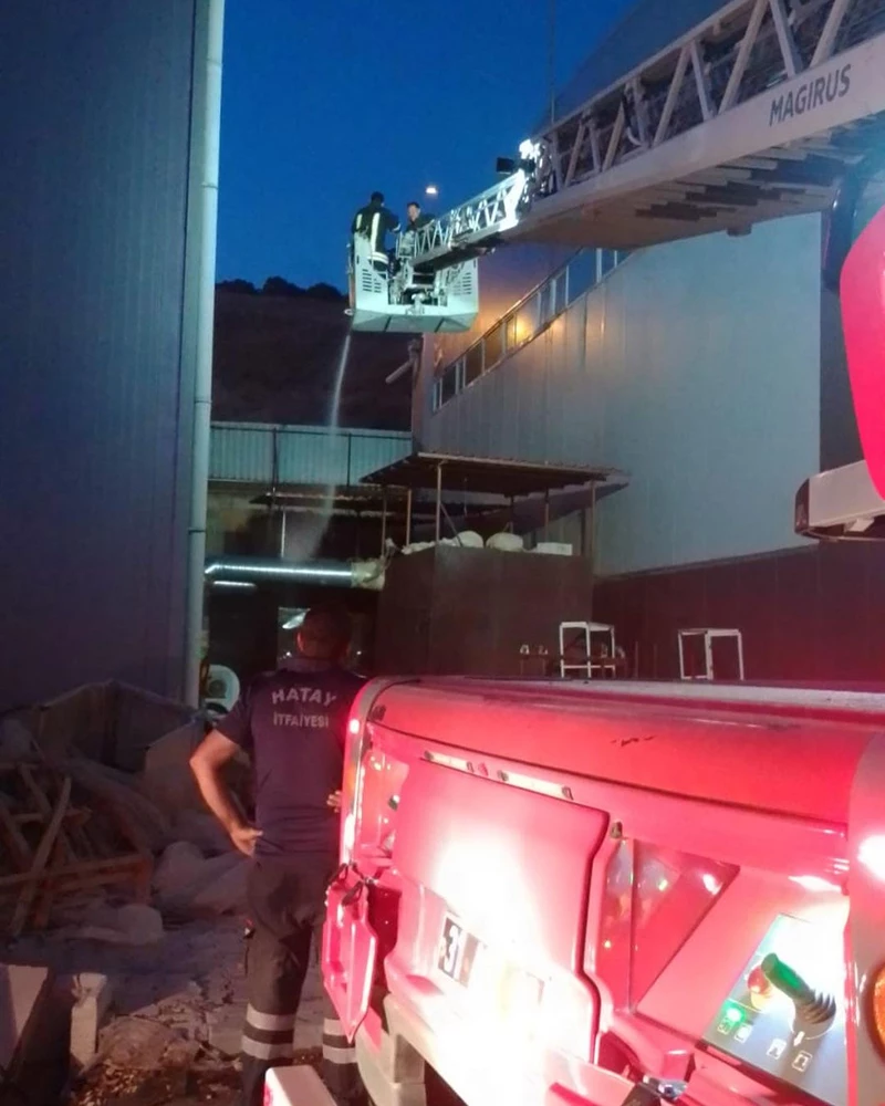 Hatay’da iş yerinde çıkan yangın söndürüldü