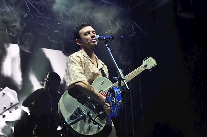 Şarkıcı Buray, Mersin