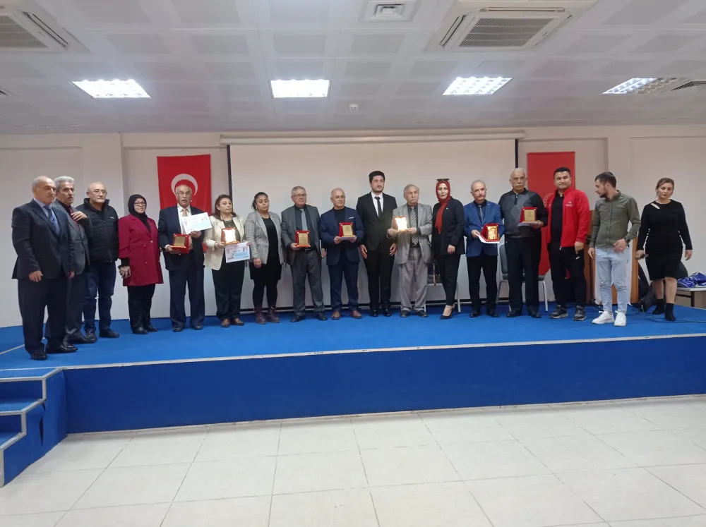 Huzurevi sakinlerine türkülü eğlence programı düzenlendi